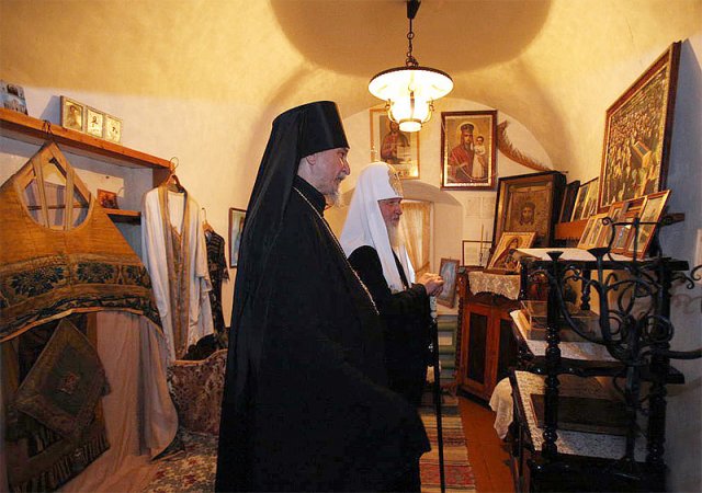 Патриарх Кирилл в Печорах