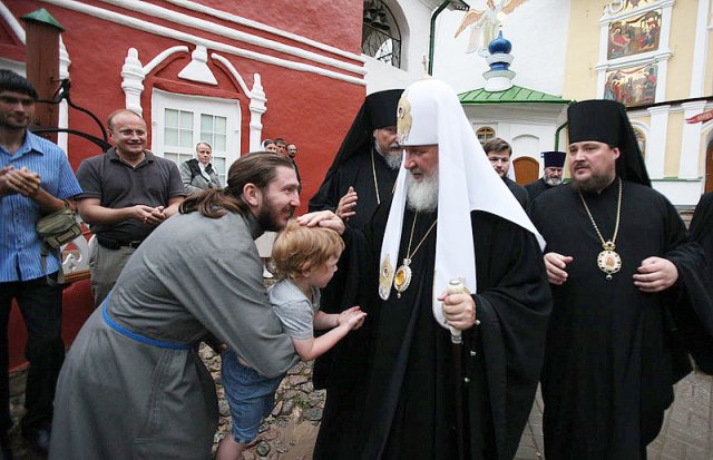 Патриарх Кирилл в Печорах