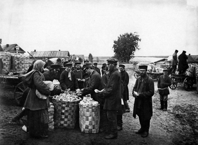 Поволжье Ложкарный базар в городе Семенове 1897