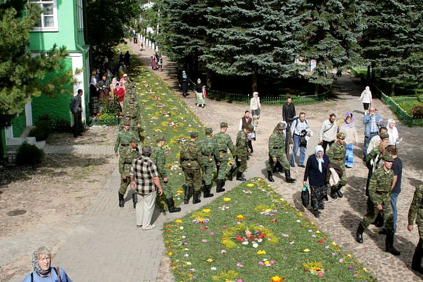 Жизнь обители