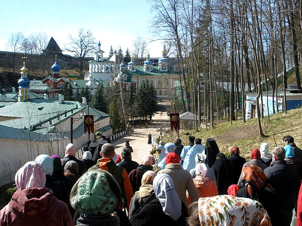 Жизнь обители