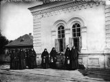 Монахини у колодца в Серафимо-Дивеевском женском монастыре 1904