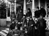 Группа монахов в Михайло-Архангельском черемисском монастыре